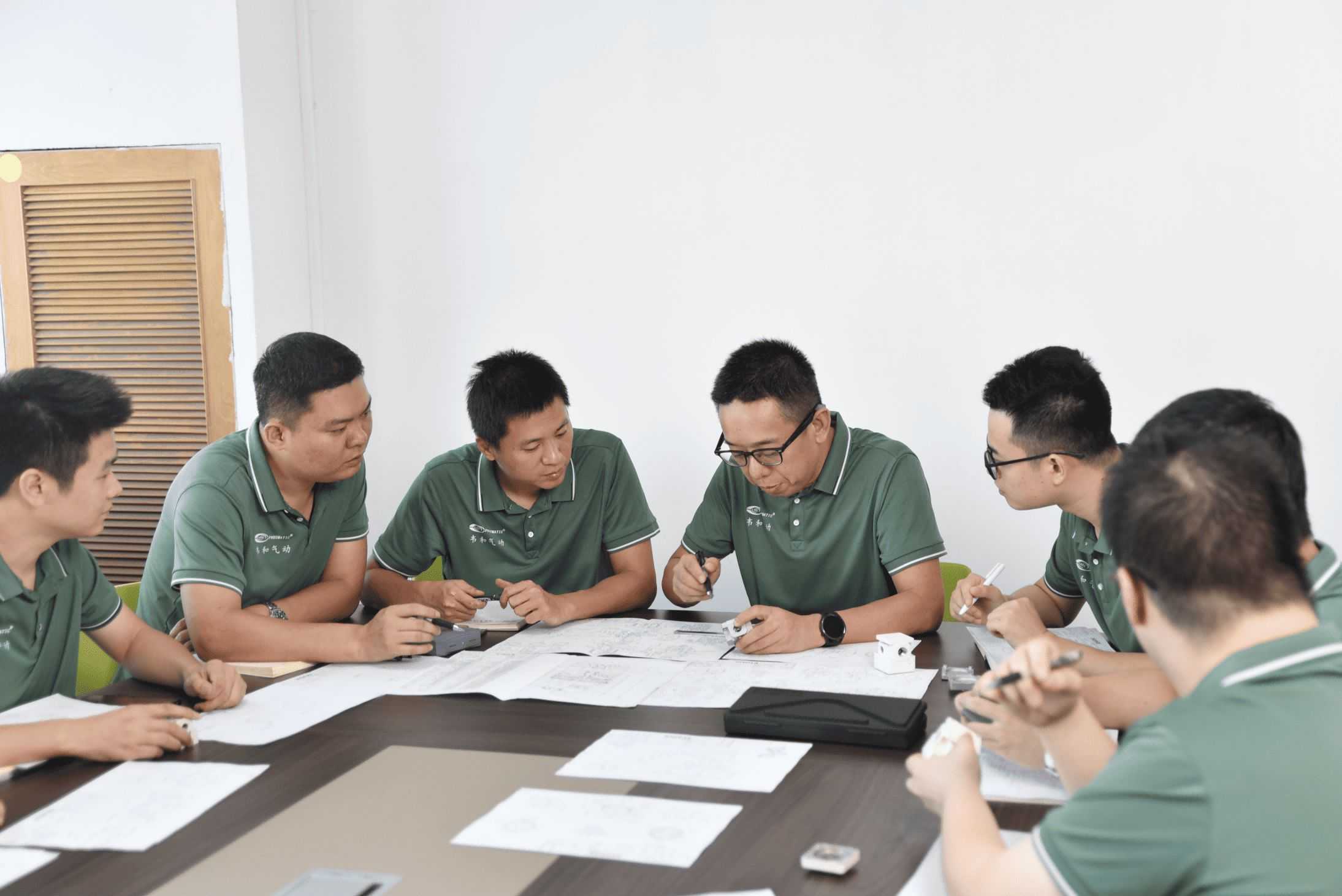 ITV Электрический пневматический регулятор техническая команда